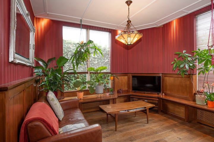 Twee-onder-één-kap te koop: Deldenerstraat 162, Hengelo