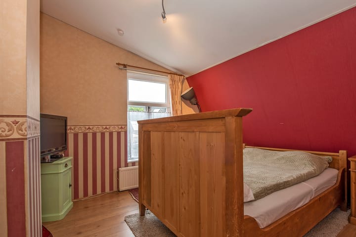 Twee-onder-één-kap te koop: Deldenerstraat 162, Hengelo