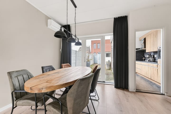 Tussenwoning te koop: Frederik van Eedenstraat 19, Tilburg