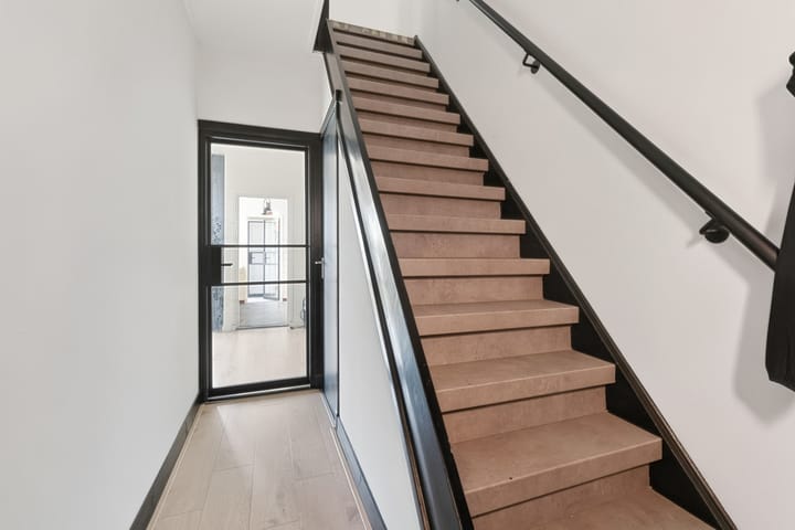 Tussenwoning te koop: Frederik van Eedenstraat 19, Tilburg