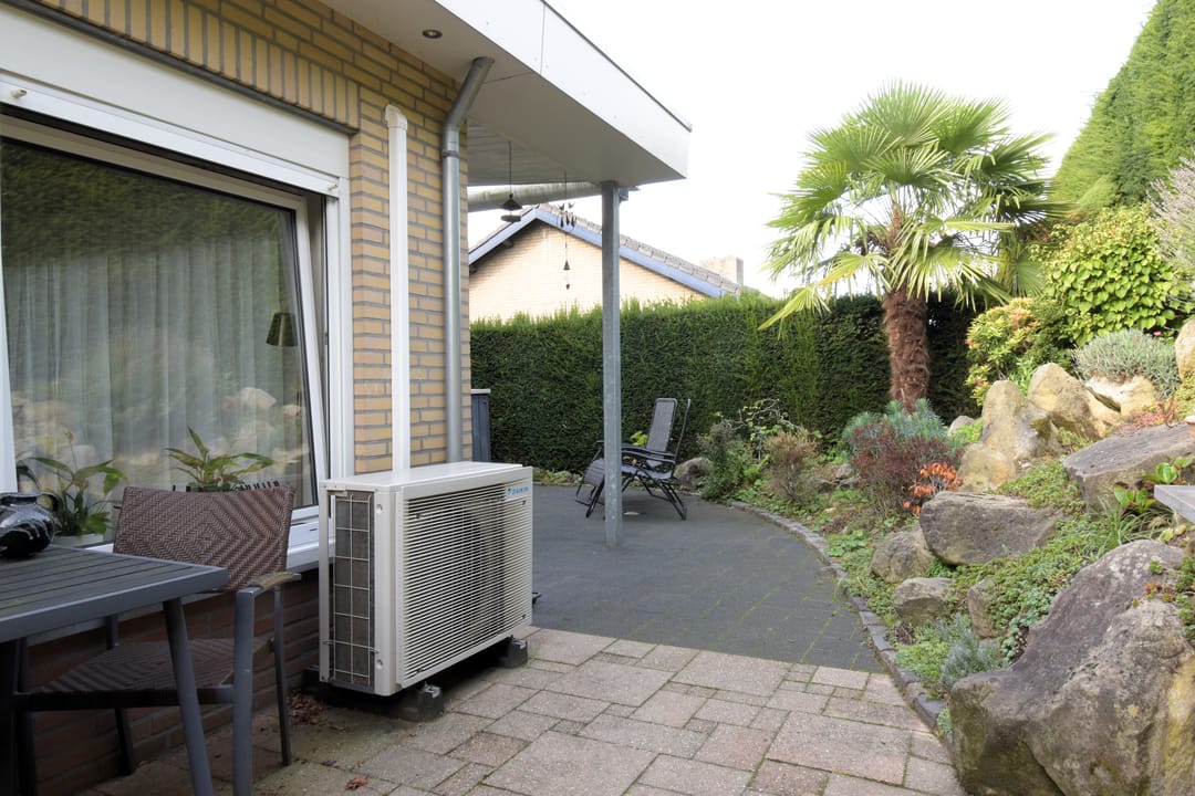 Photo 22 of Karolingenstraat 2
