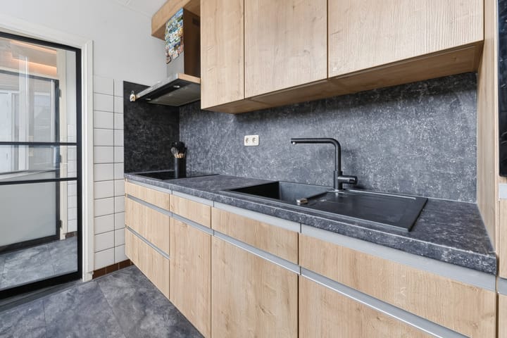 Tussenwoning te koop: Frederik van Eedenstraat 19, Tilburg