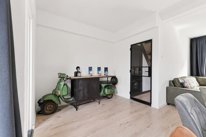 Tussenwoning te koop: Frederik van Eedenstraat 19, Tilburg