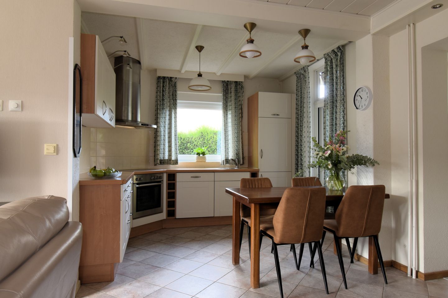 Photo 10 of Karolingenstraat 2