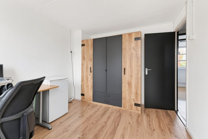 Tussenwoning te koop: Frederik van Eedenstraat 19, Tilburg