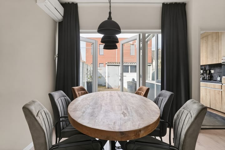 Tussenwoning te koop: Frederik van Eedenstraat 19, Tilburg
