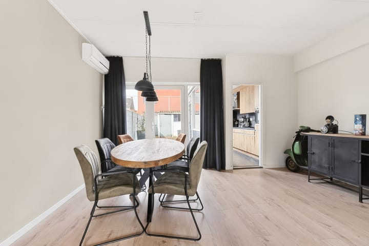Tussenwoning te koop: Frederik van Eedenstraat 19, Tilburg