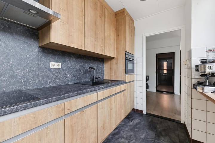Tussenwoning te koop: Frederik van Eedenstraat 19, Tilburg