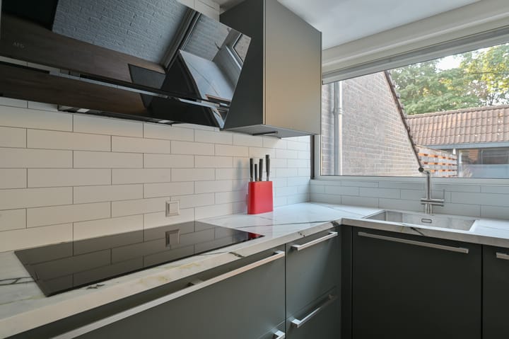 Tussenwoning te koop: Agaat 11, Mijdrecht