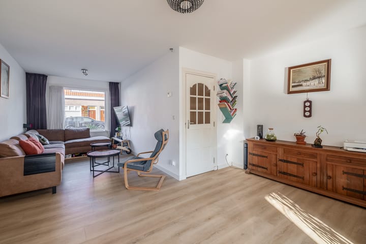Tussenwoning te koop: Baardwijksestraat 43, Waalwijk