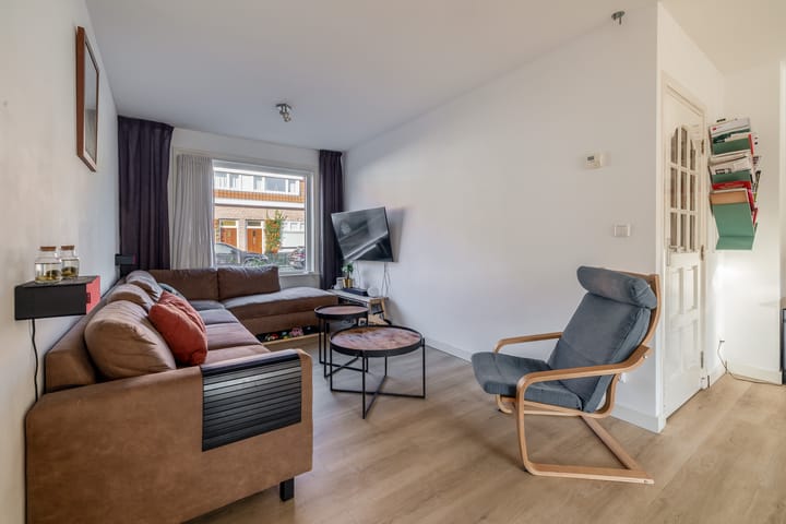 Tussenwoning te koop: Baardwijksestraat 43, Waalwijk