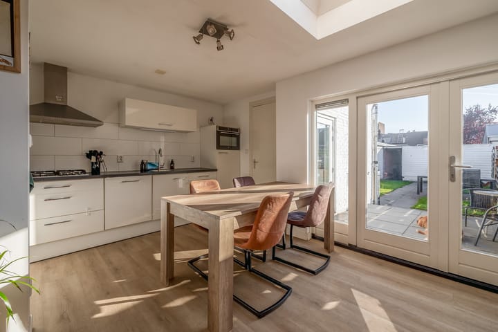 Tussenwoning te koop: Baardwijksestraat 43, Waalwijk