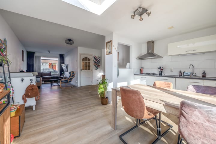 Tussenwoning te koop: Baardwijksestraat 43, Waalwijk