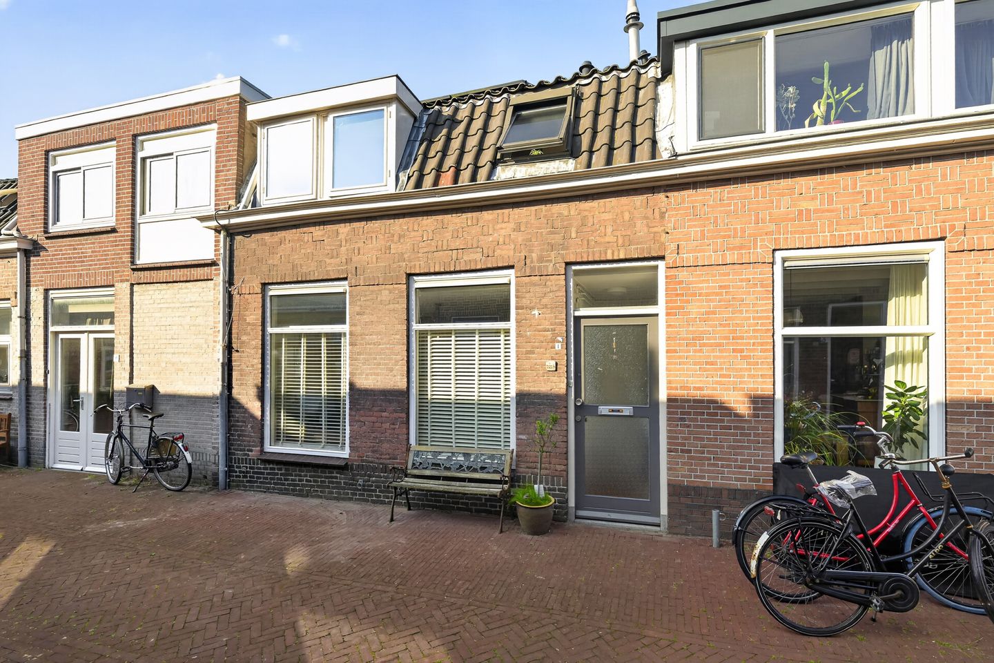 Photo 34 of Bloemstraat 1