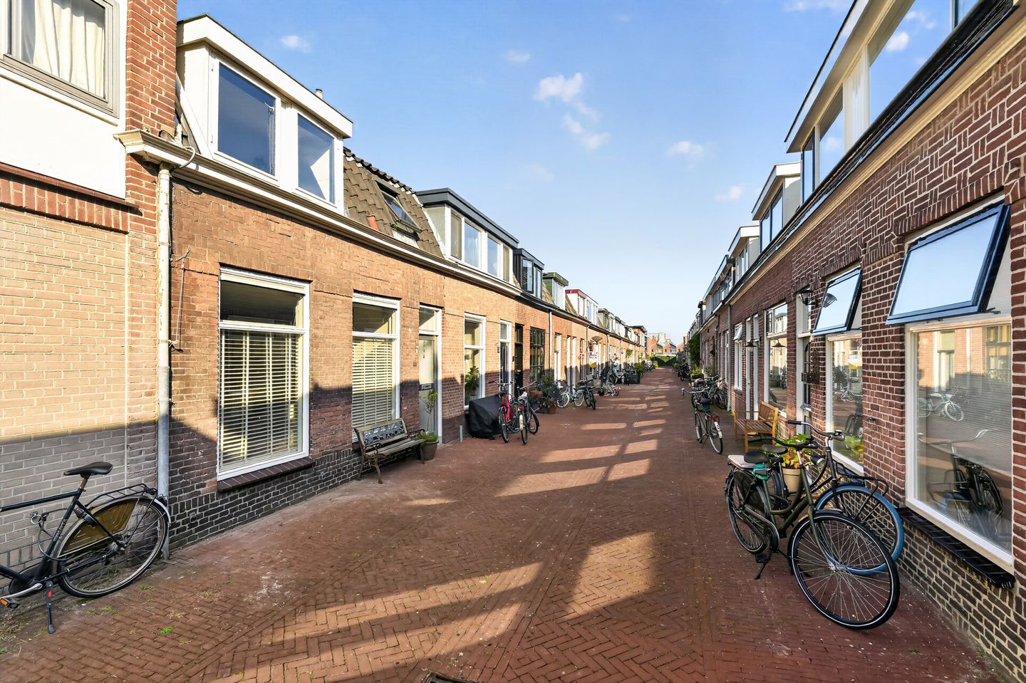 Photo 35 of Bloemstraat 1