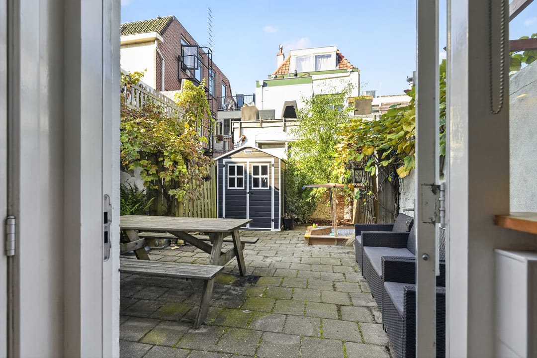 Photo 16 of Bloemstraat 1