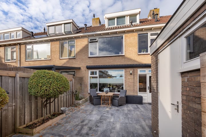 Tussenwoning te koop: Pieter Breughellaan 35, Hillegom