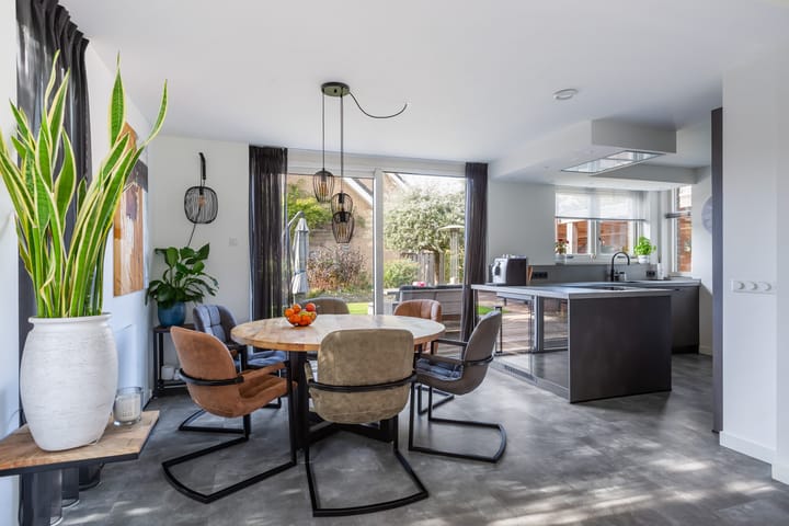 Vrijstaande woning te koop: Meerkoet 2, Rozenburg (Zh)