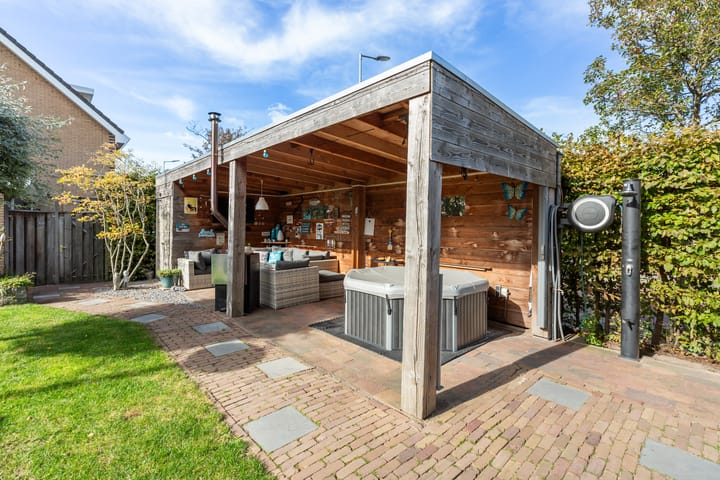 Vrijstaande woning te koop: Meerkoet 2, Rozenburg (Zh)