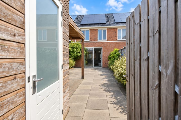 Tussenwoning te koop: Ockenburger Tientweg 4, Rijswijk (Zh)