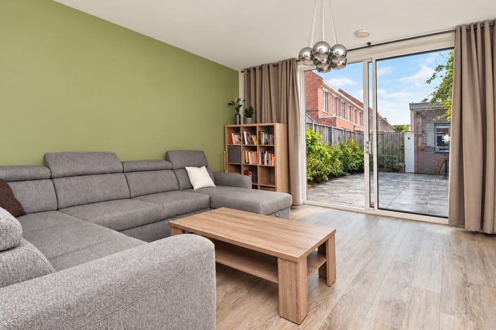 Tussenwoning te koop: Ockenburger Tientweg 4, Rijswijk (Zh)