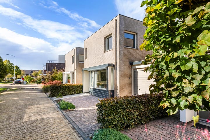 Tussenwoning te koop: Ruisvoorn 13, Tiel
