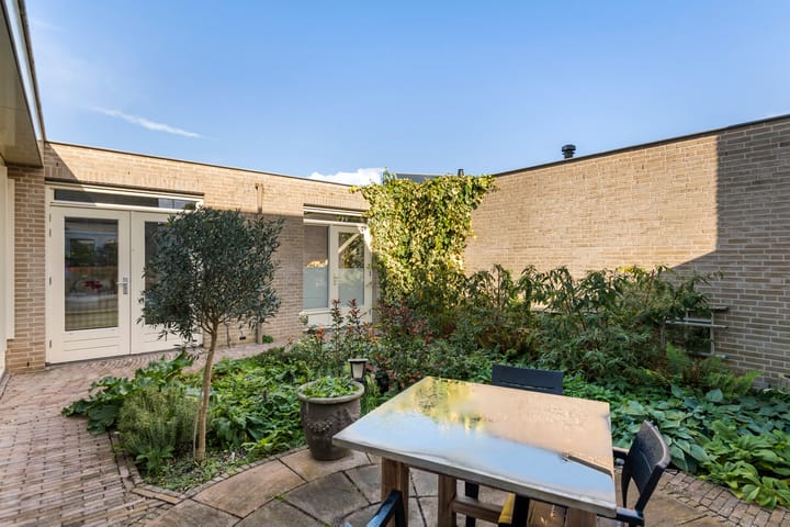 Tussenwoning te koop: Ruisvoorn 13, Tiel