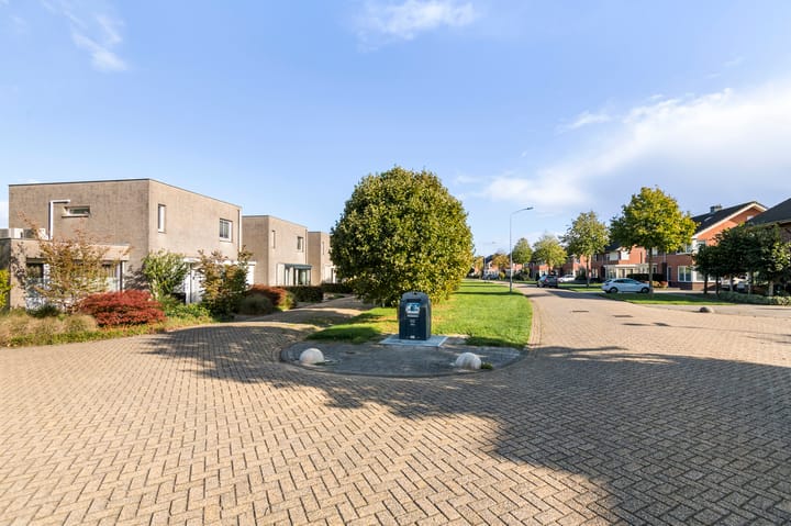 Tussenwoning te koop: Ruisvoorn 13, Tiel