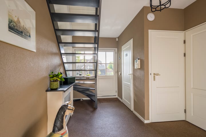 Vrijstaande woning te koop: Vrouwenweg 29, Nijkerkerveen