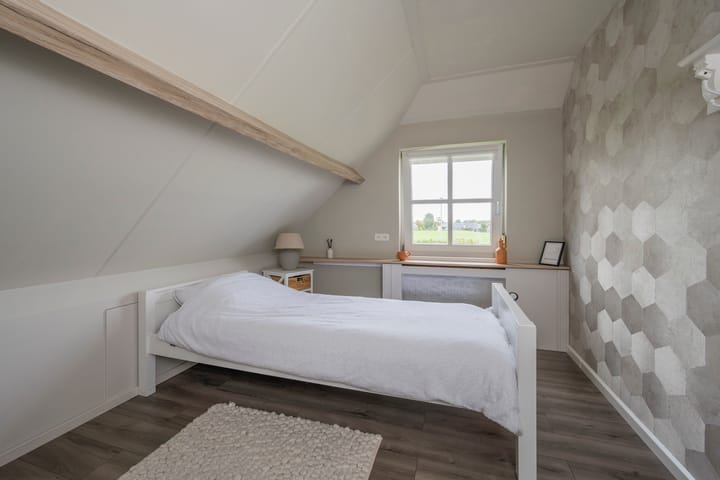 Vrijstaande woning te koop: Vrouwenweg 29, Nijkerkerveen