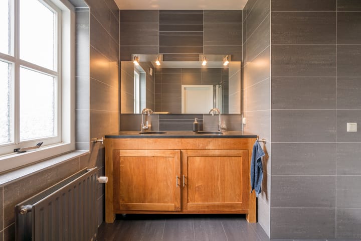 Vrijstaande woning te koop: Vrouwenweg 29, Nijkerkerveen