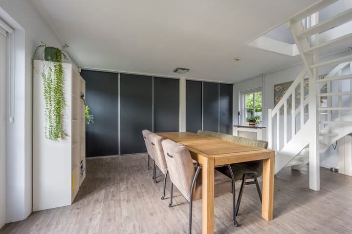 Vrijstaande woning te koop: Vrouwenweg 29, Nijkerkerveen