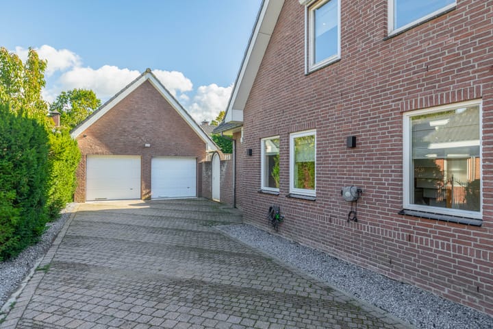 Vrijstaande woning te koop: Vliehorstweide 18, Helmond