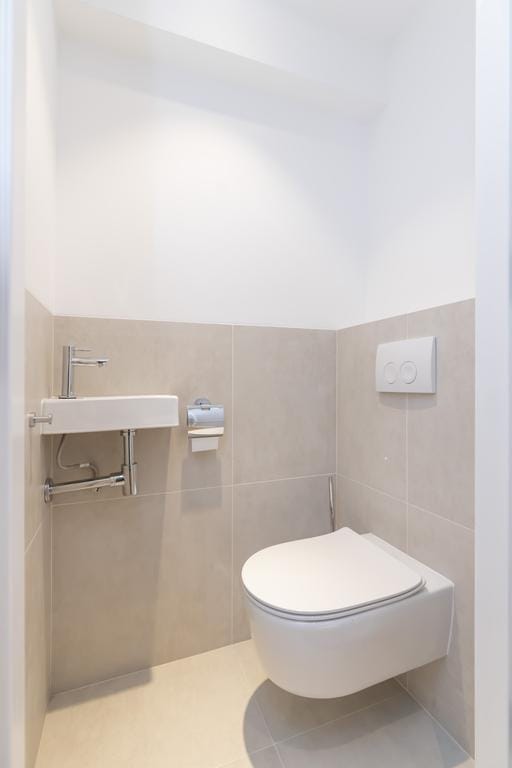 Appartement te huur: Eerste Jan van der Heijdenstraat 94H, Amsterdam