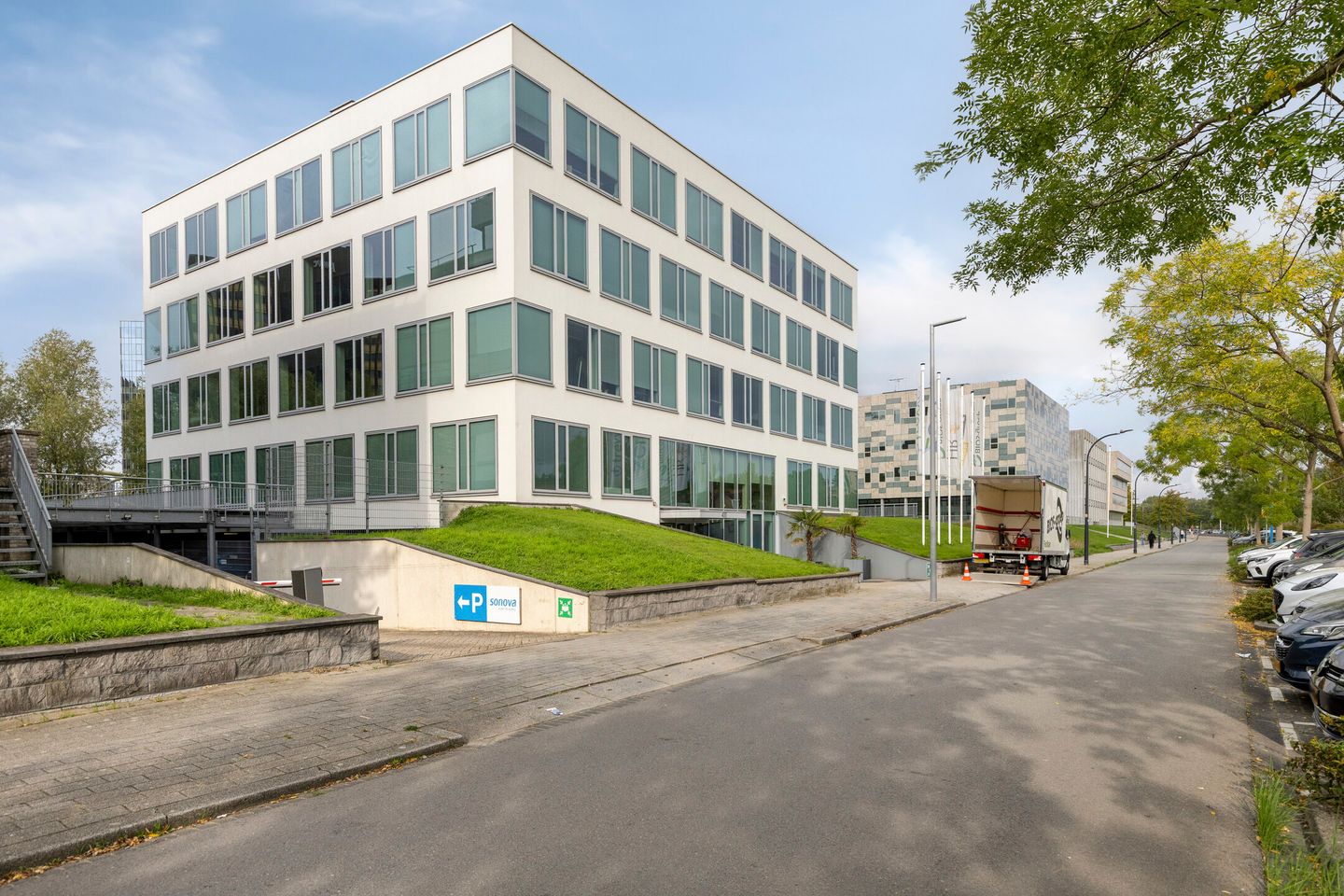 Bekijk foto 2 van Bahialaan 400