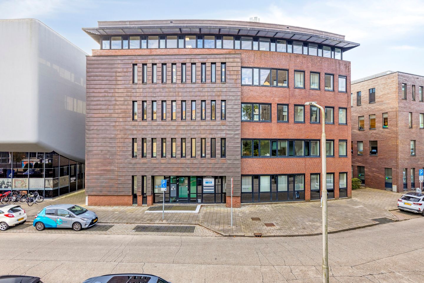 Bekijk foto 1 van Wielingenstraat 81