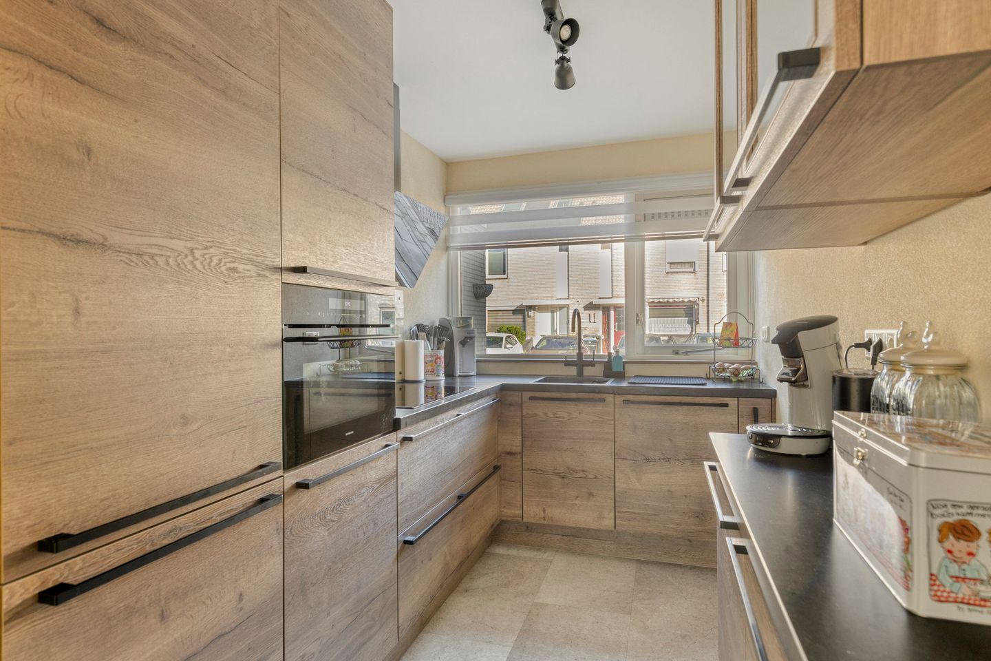 Photo 10 of Wilhelmina Hofman-Pootstraat 17