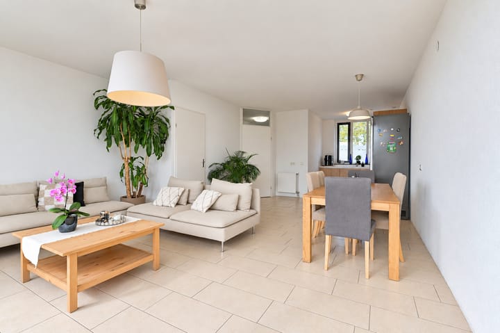 Tussenwoning te koop: Oude Polderweg 155, 'S-Gravenhage