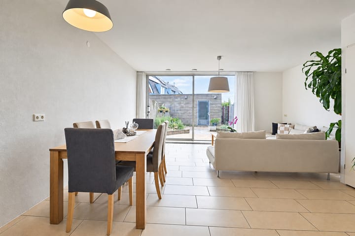 Tussenwoning te koop: Oude Polderweg 155, 'S-Gravenhage