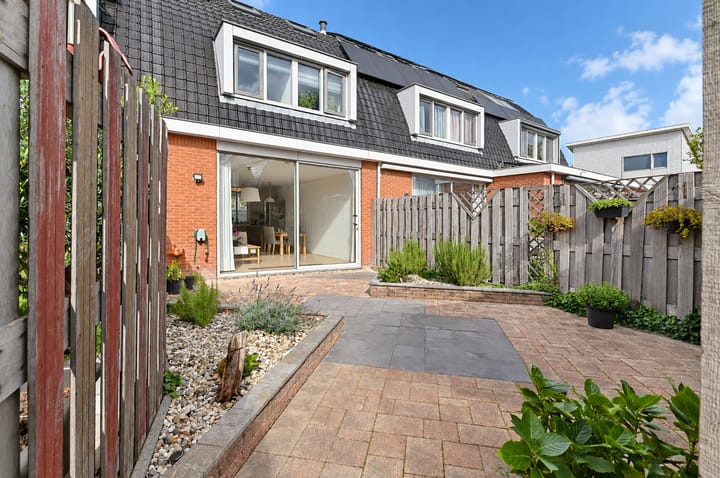 Tussenwoning te koop: Oude Polderweg 155, 'S-Gravenhage