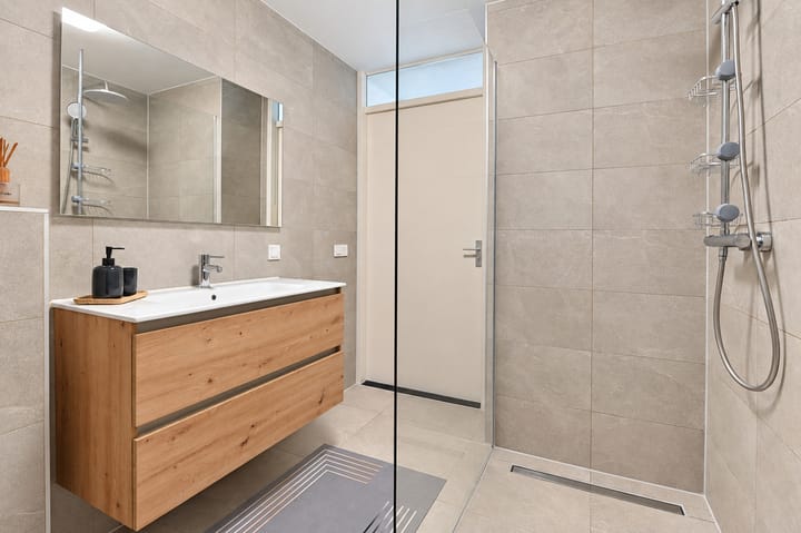 Tussenwoning te koop: Oude Polderweg 155, 'S-Gravenhage