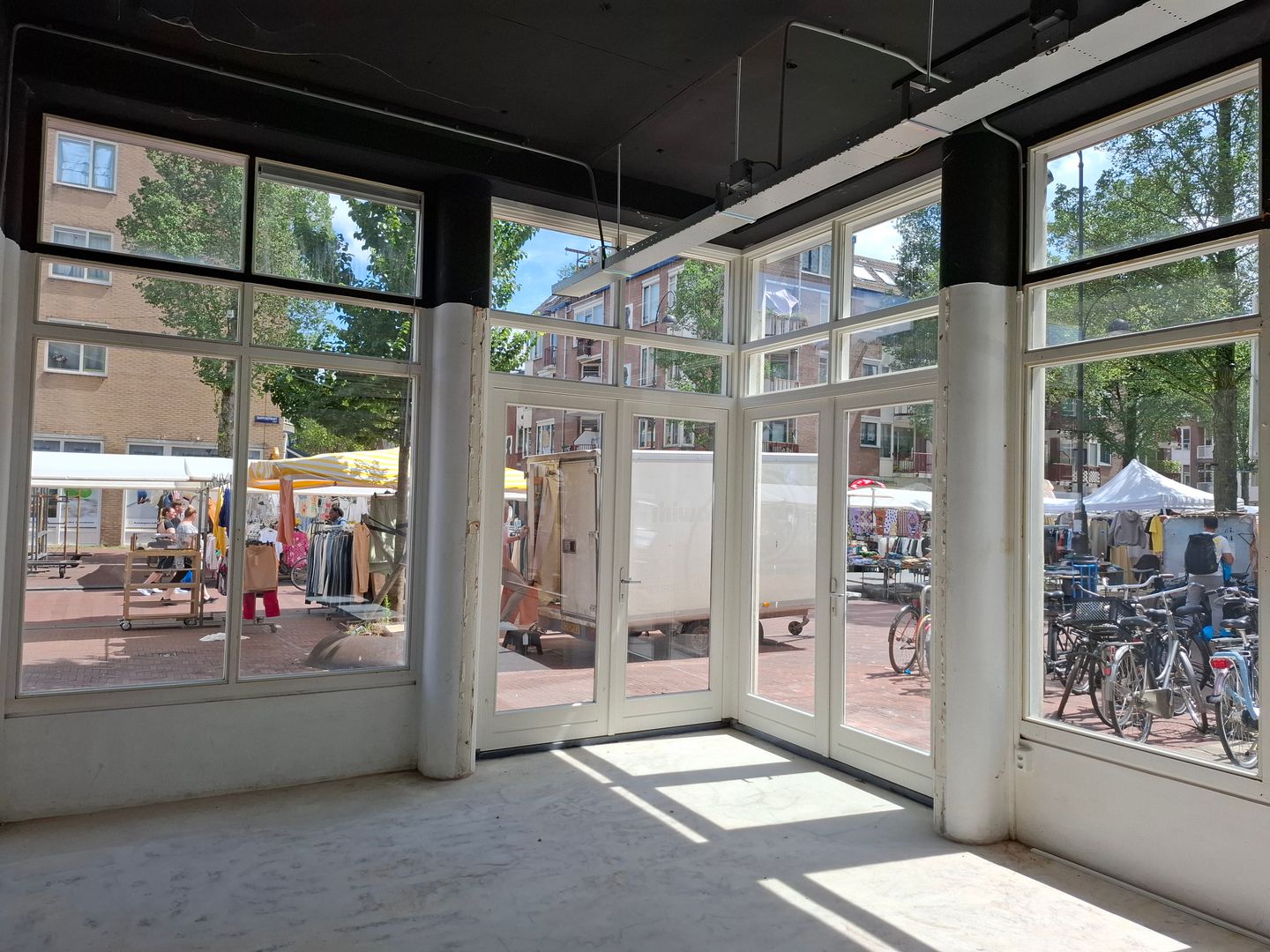View photo 4 of Dapperstraat 70