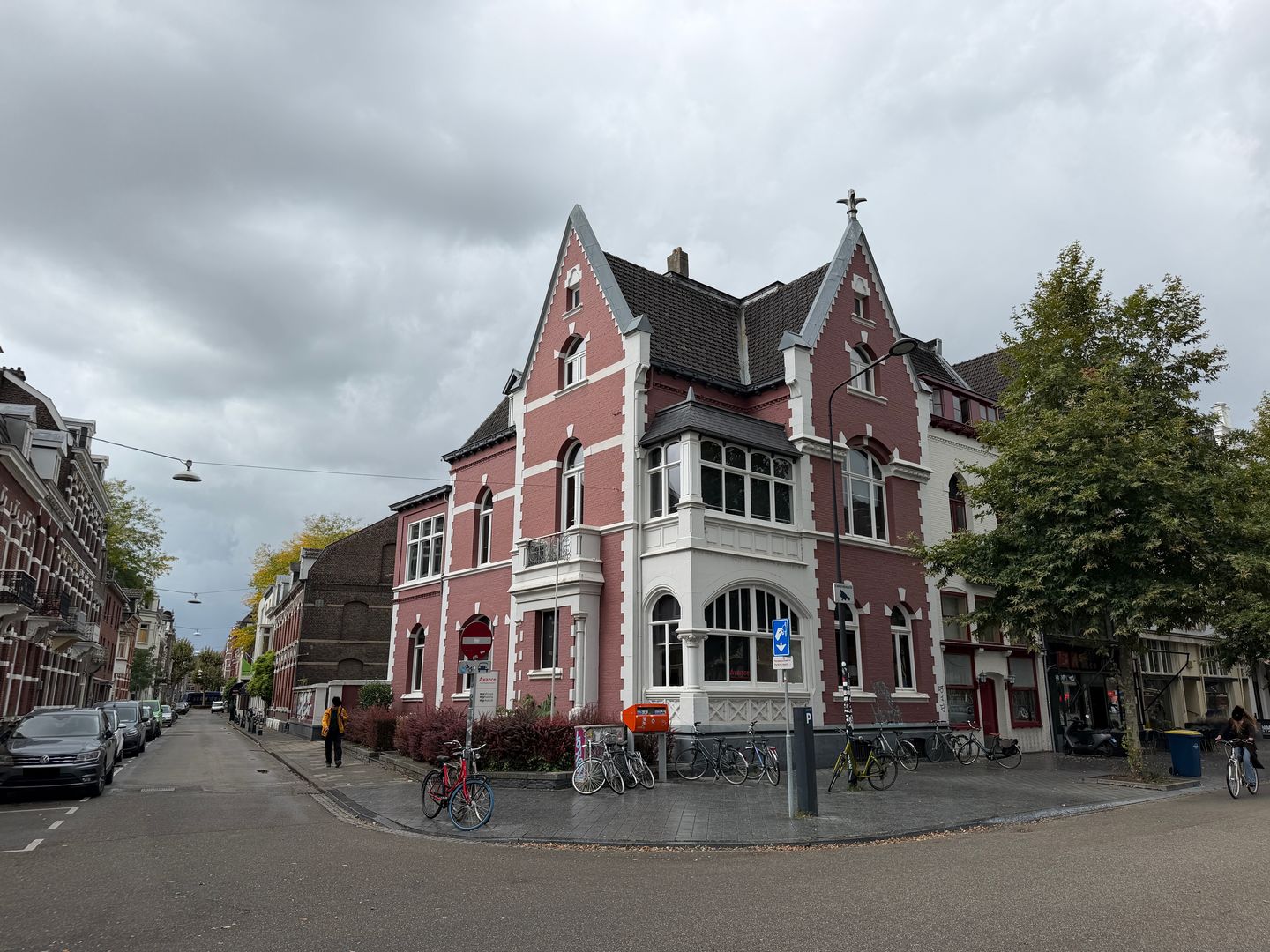 Bekijk foto 1 van Bourgognestraat 2