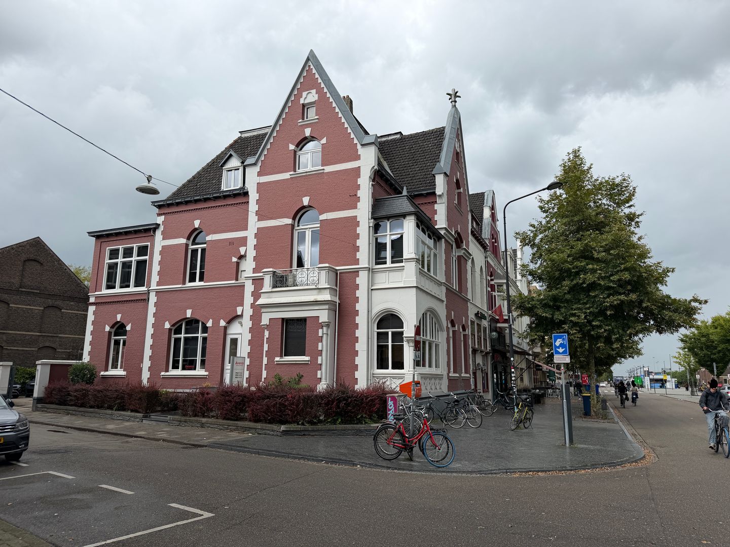 Bekijk foto 2 van Bourgognestraat 2