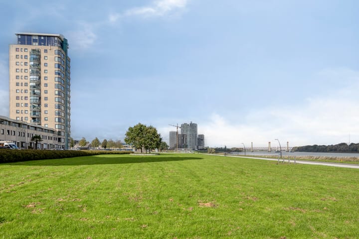 Appartement te koop: Maasboulevard 132, Spijkenisse