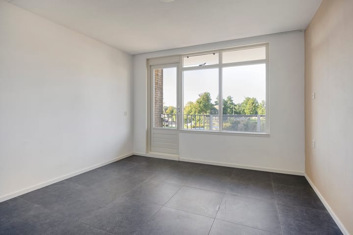 Appartement te koop: Maasboulevard 132, Spijkenisse