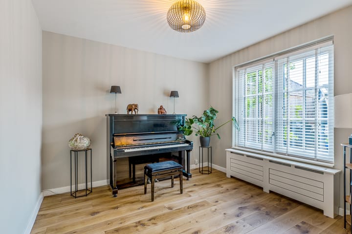 Twee-onder-één-kap te koop: Hanrathsingel 17, Laren (Nh)