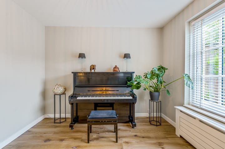 Twee-onder-één-kap te koop: Hanrathsingel 17, Laren (Nh)