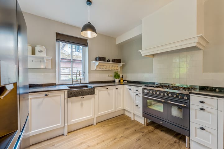 Twee-onder-één-kap te koop: Hanrathsingel 17, Laren (Nh)