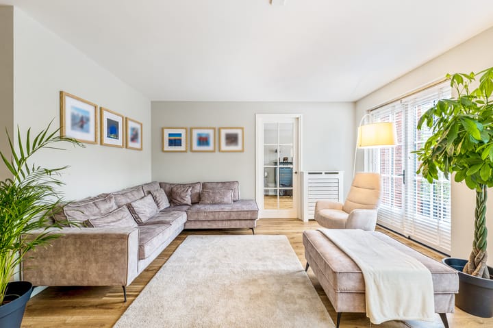 Twee-onder-één-kap te koop: Hanrathsingel 17, Laren (Nh)